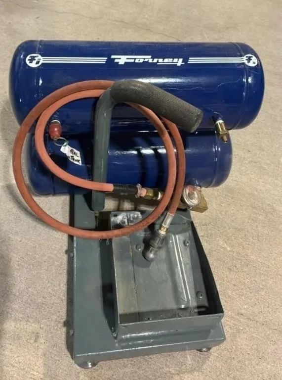 Forney 6 Gal Air Tank.