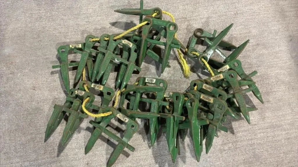 25 John Deere Guards.