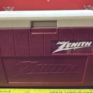 Coleman Zenith Cooler. 23�Wx13�Dx15�H.