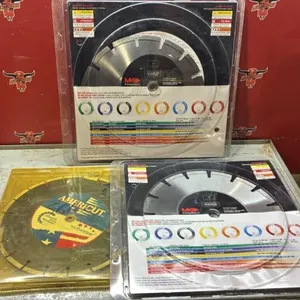 3 Diamond Blades.