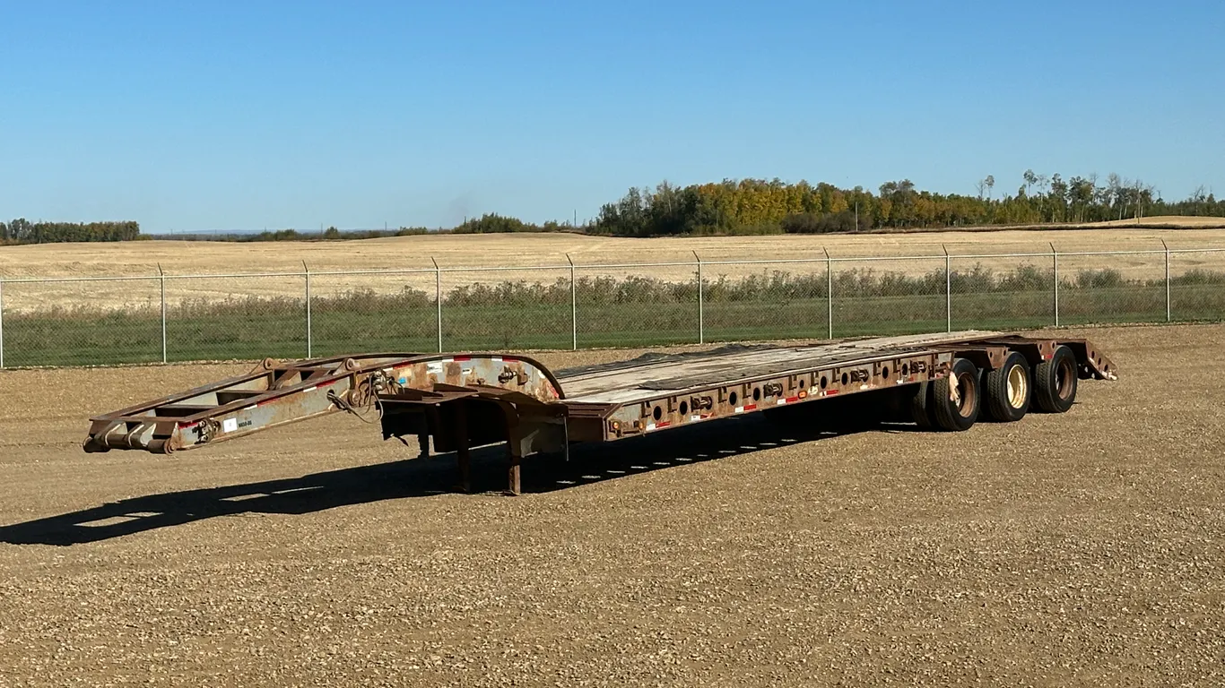 2007 Scona Tridem Single Drop Lowboy Trailer