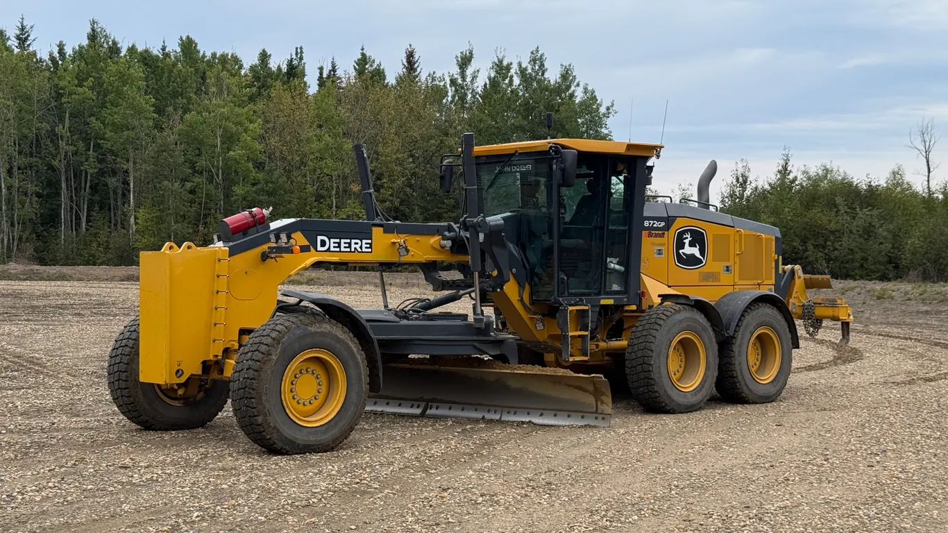2022 John Deere 872GP AWD Motor Grader