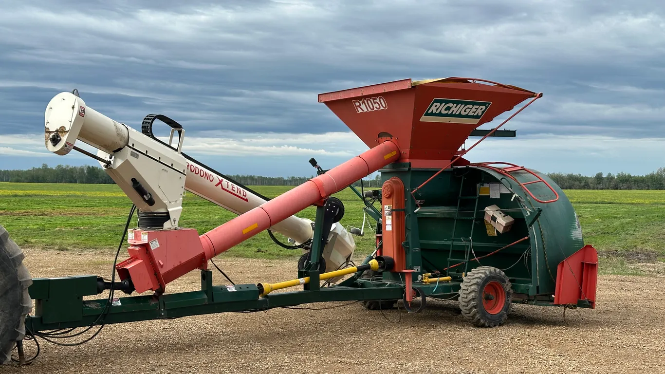 2011 Richiger R1050 Grain Bagger