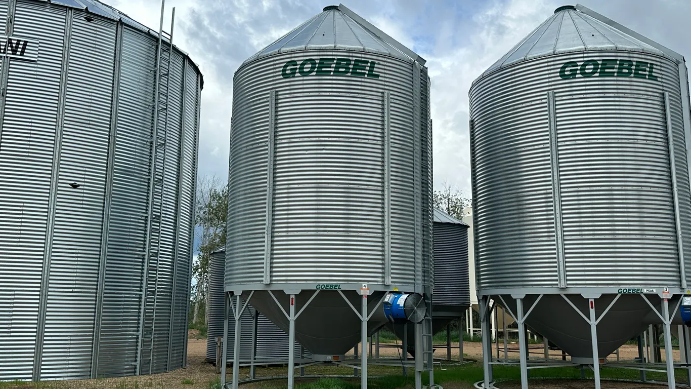 Goebel 8RP18-37-18 5 Ring Hopper Bottom Grain Bin