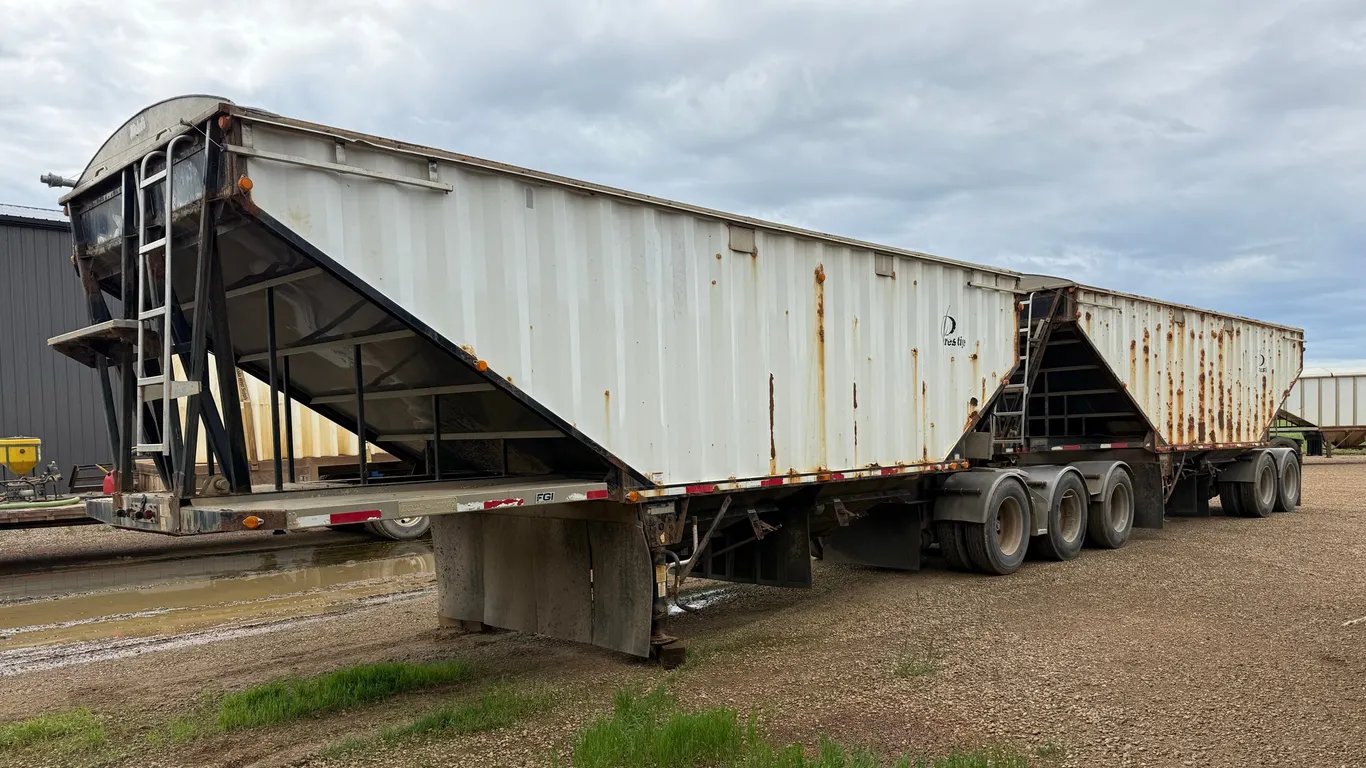 2011 Lode King Prestige Super-B Train Grain Trailer