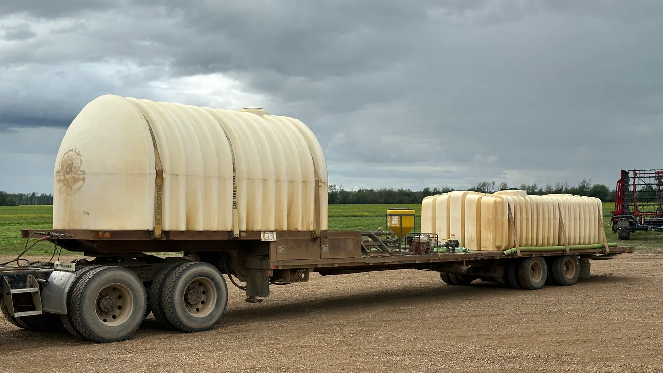 T/A Step Deck Lowbed w/ (2) Poly Water Tanks, Chem Mixer