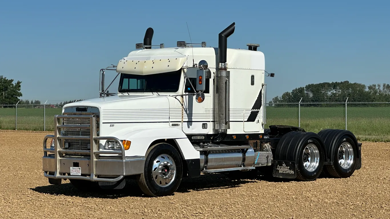 1996 Freightliner FLD120 T/A Sleeper Truck Tractor