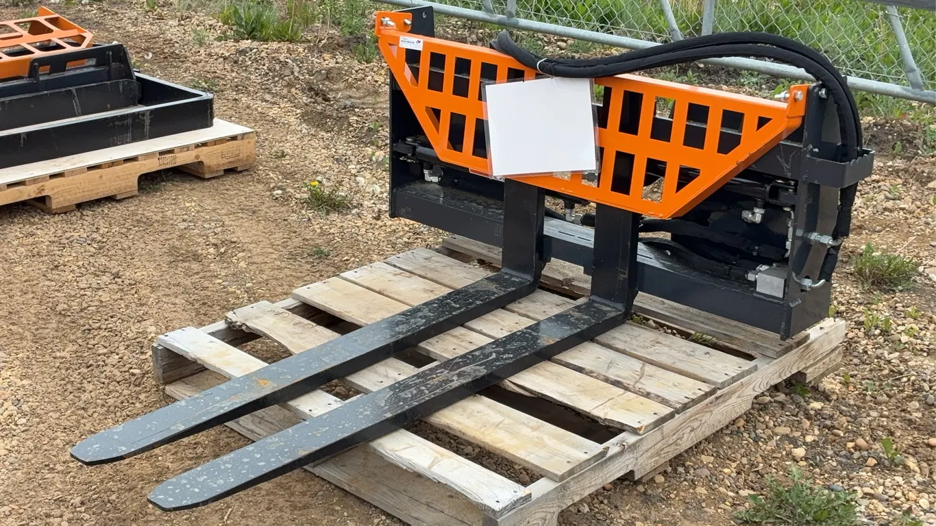 2026 Landhonor 48 IN. Hydraulic Skid Steer Pallet Forks Unused