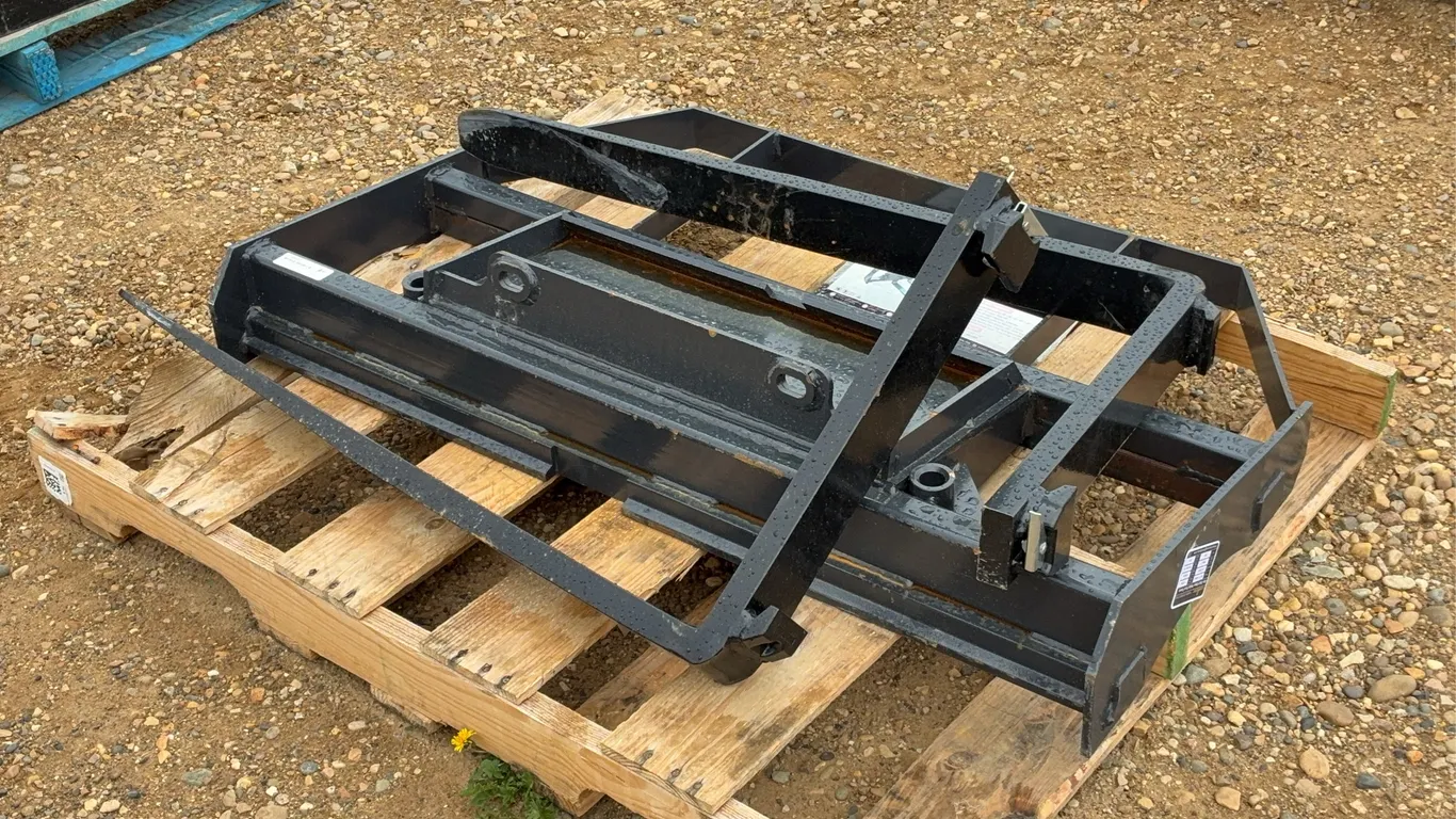 2026 Landhonor 36 IN. Mini Skid Steer Pallet Forks Unused
