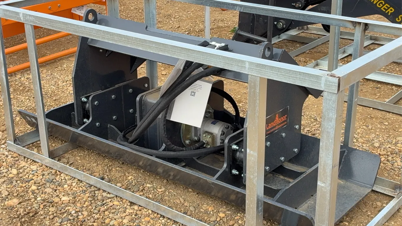 2026 Landhonor 72 IN. Hydraulic Skid Steer Vibratory Plate Compactor Unused