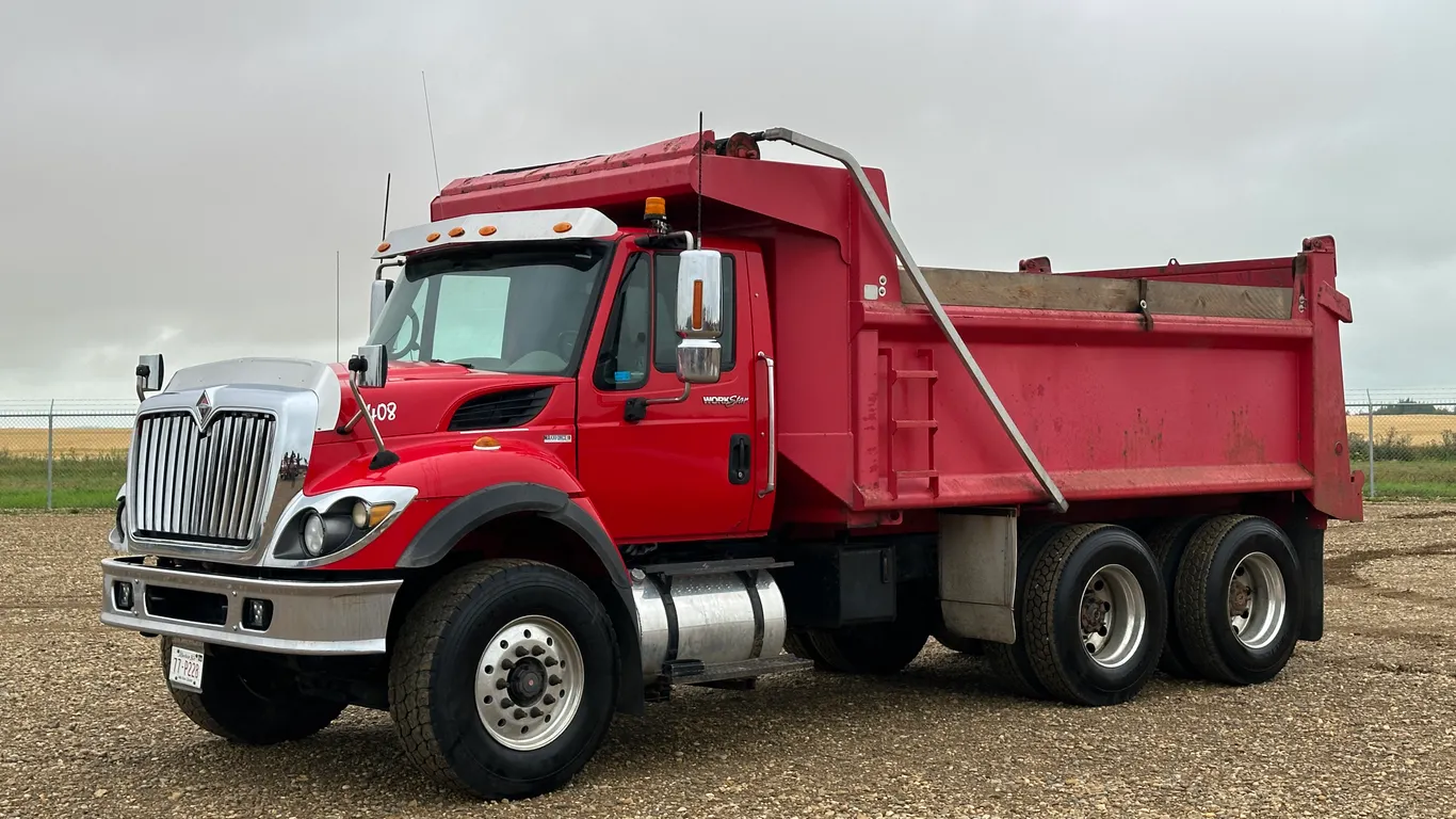 2010 International WorkStar 7500 SBA T/A Dump Truck