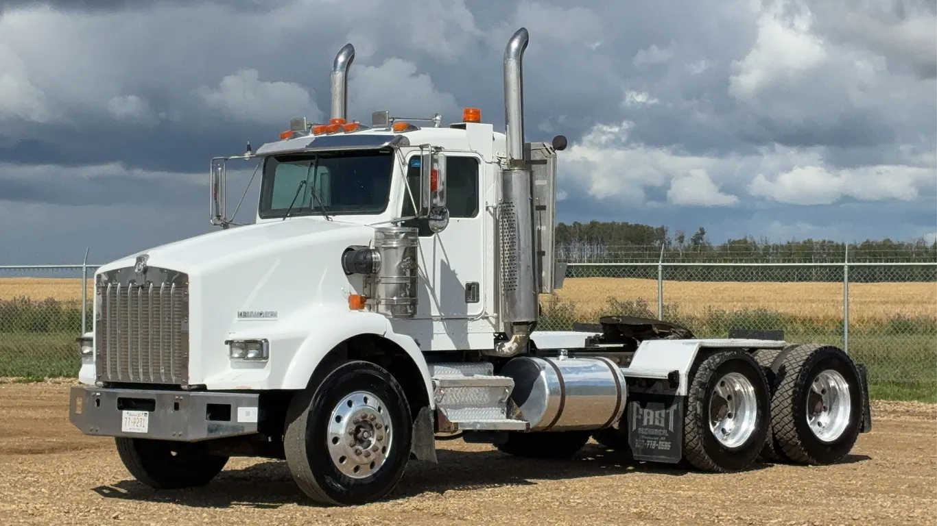 1998 Kenworth T800 T/A Day Cab Truck Tractor