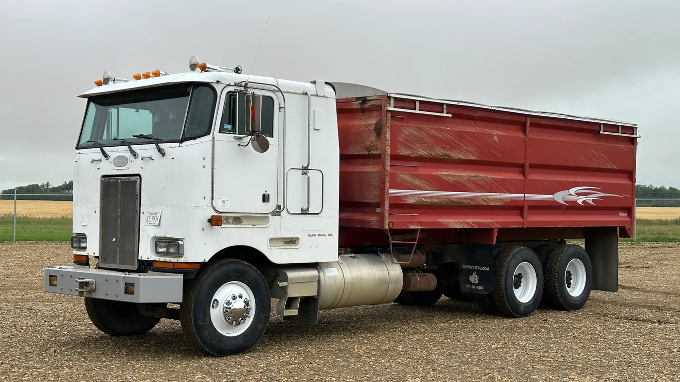 1995 Peterbilt 362 T/A Grain Truck