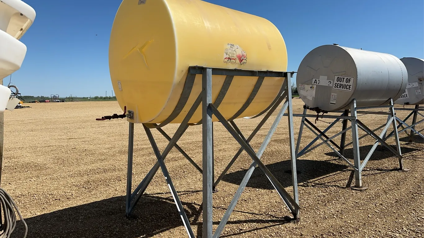 Storage Tank w/ Tank Stand