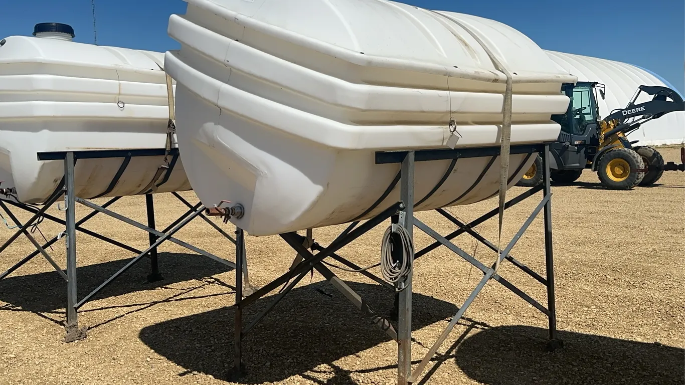 Storage Tank w/ Tank Stand