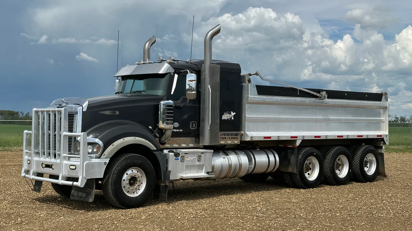 2015 Mack Titan TD714 Tri/A Sleeper Dump Truck