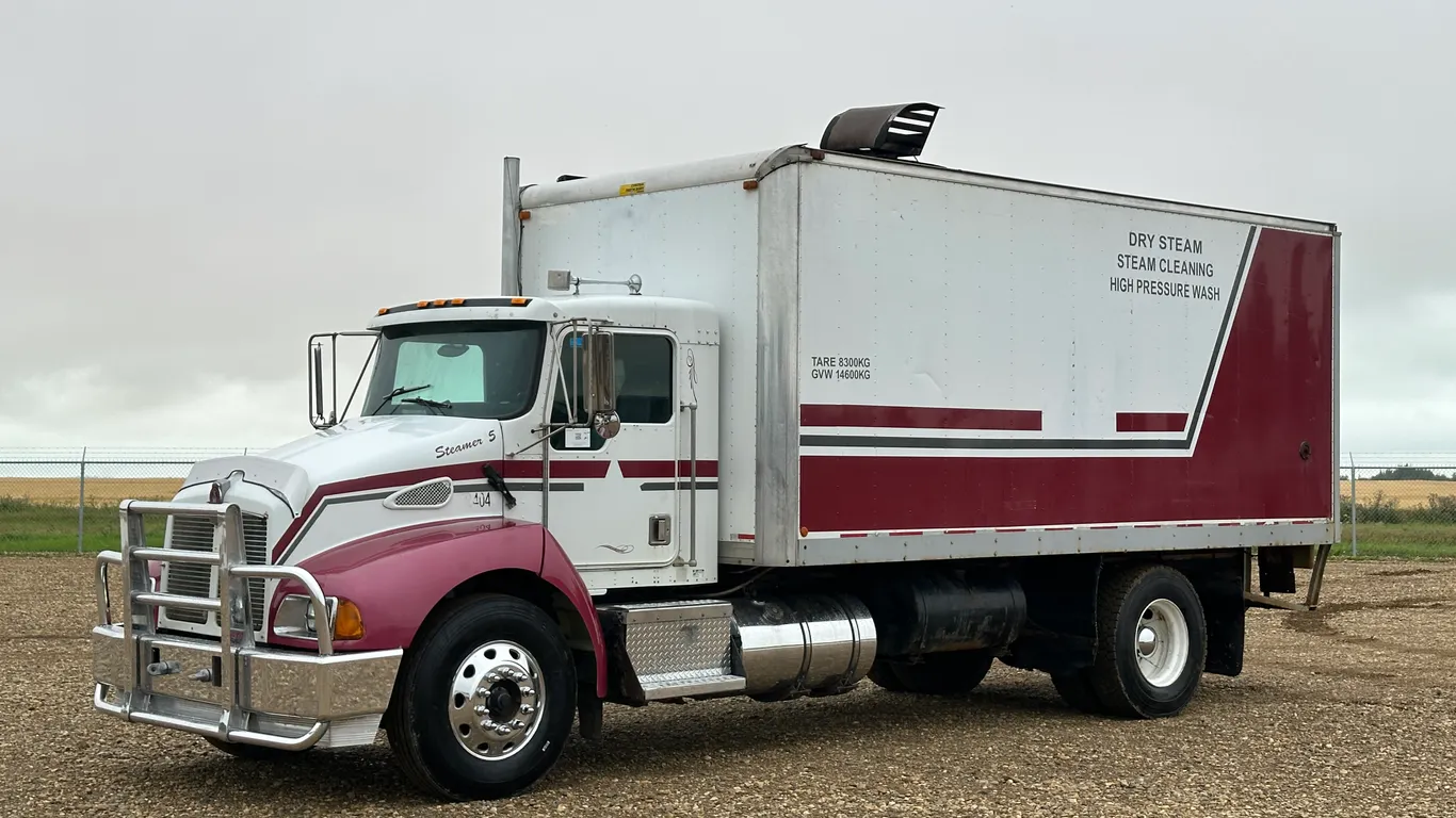 2001 Kenworth T300 S/A Wash / Steam Truck
