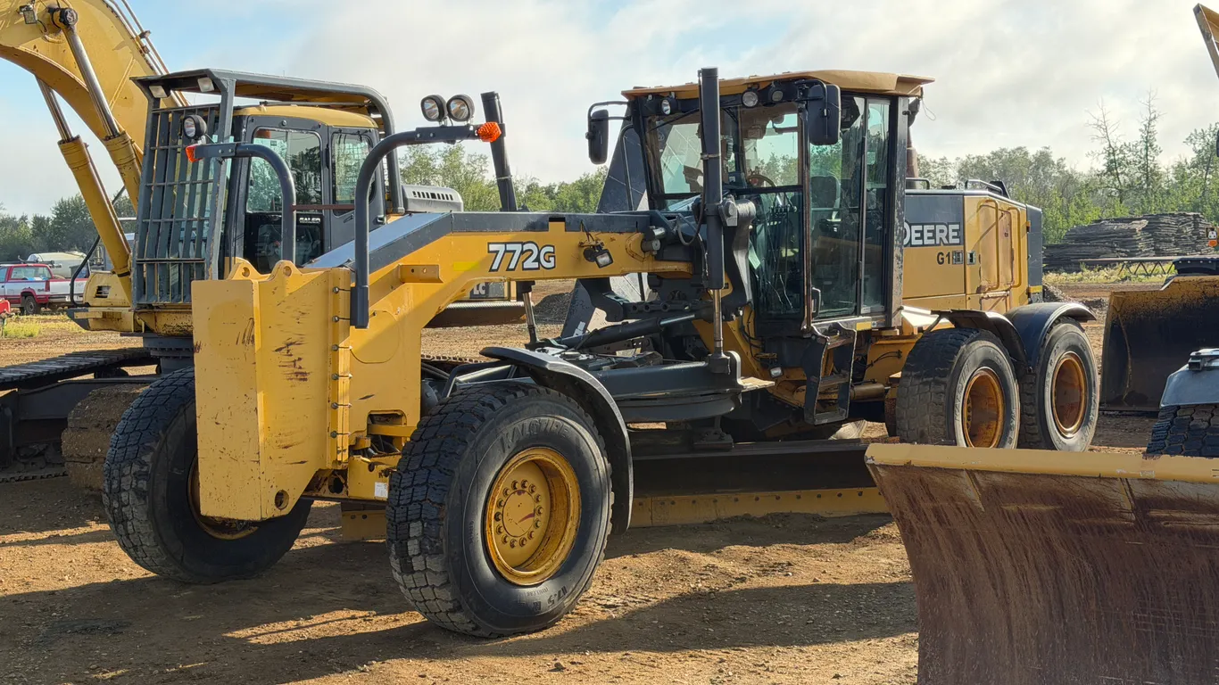 2011 John Deere 772G Motor Grader