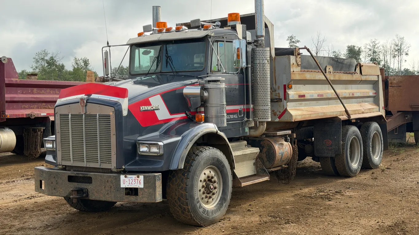 1995 Kenworth T800 T/A Dump Truck