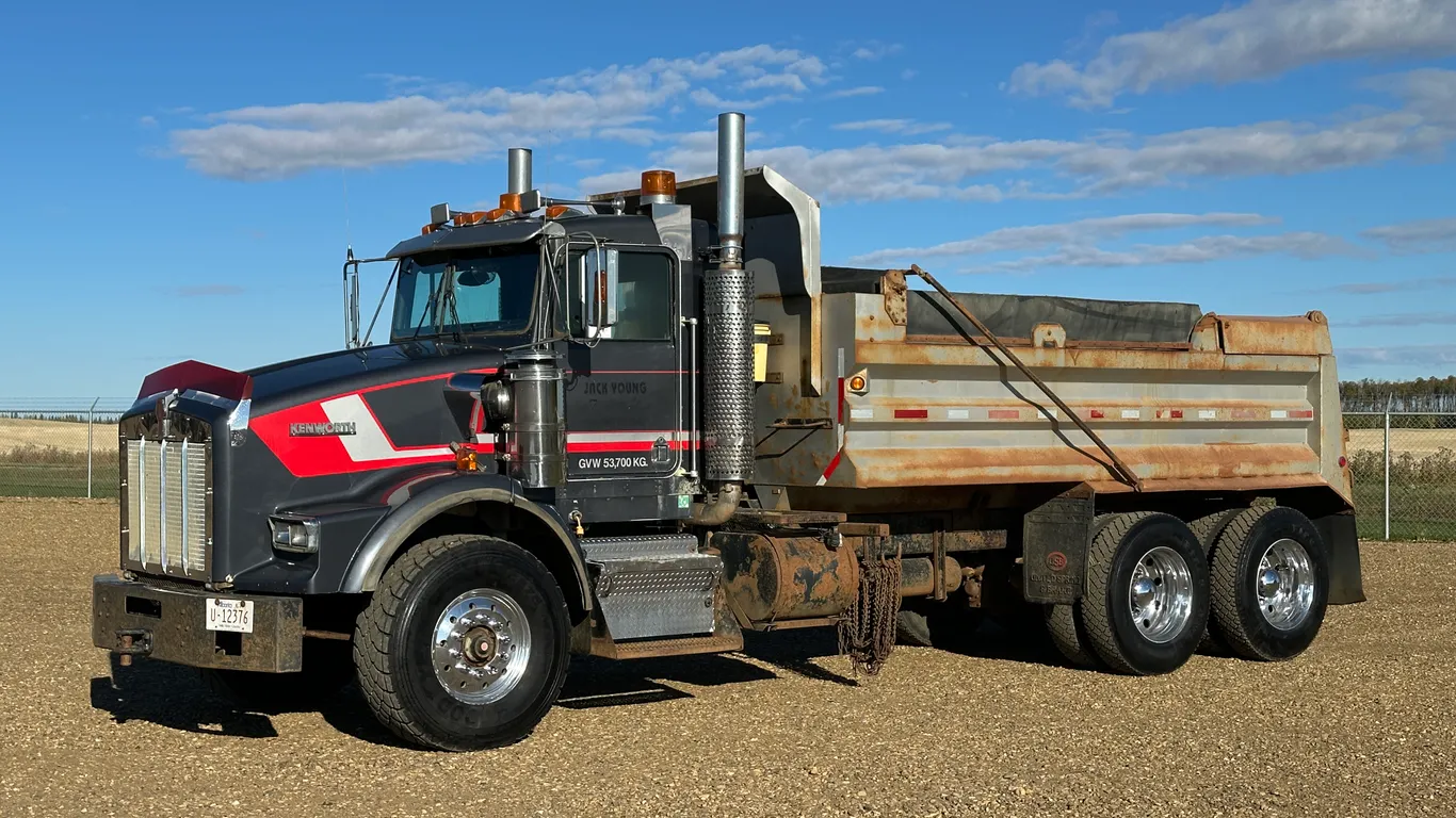 1995 Kenworth T800B T/A Dump Truck
