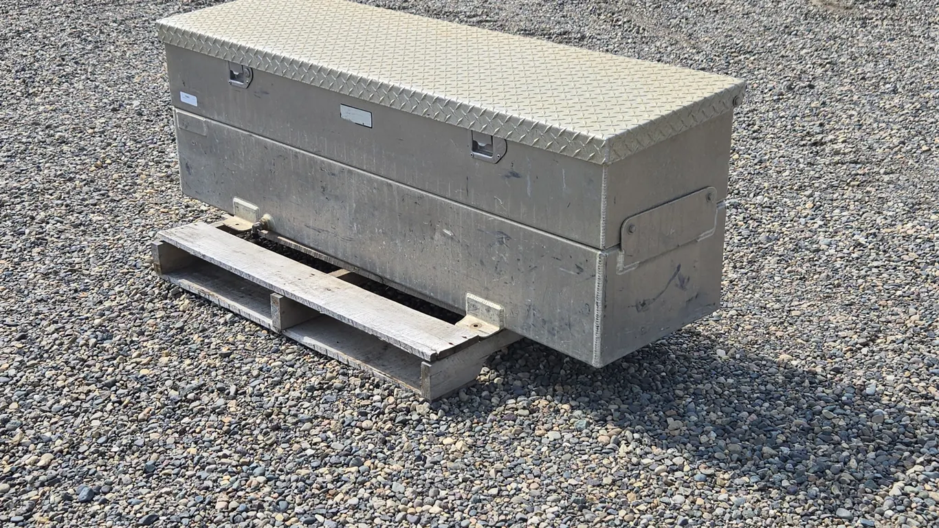 Drybox/Fuel tank