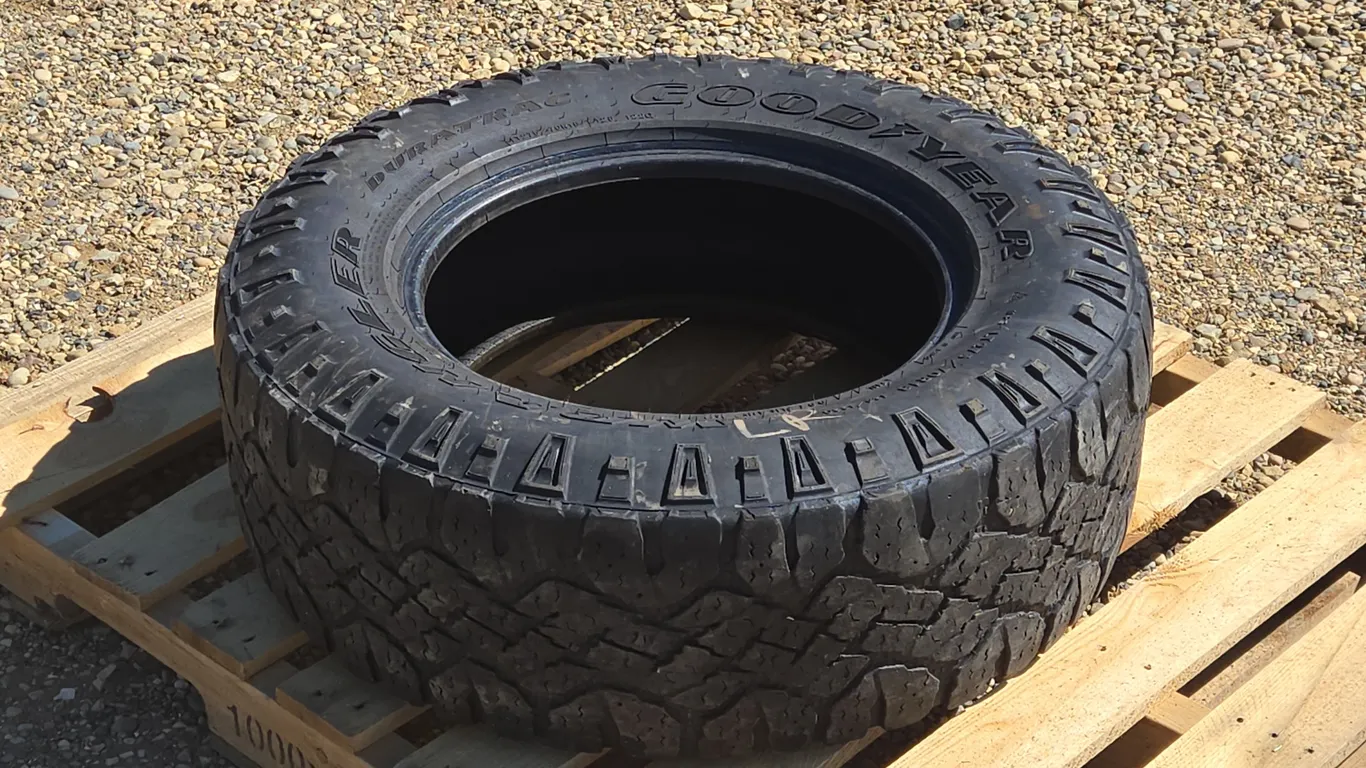 QTY of (1) GOODYEAR LT275/70R18 Wrangler Tire