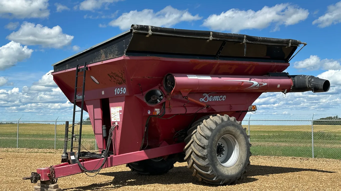 Demco 1050 S/A Grain Cart