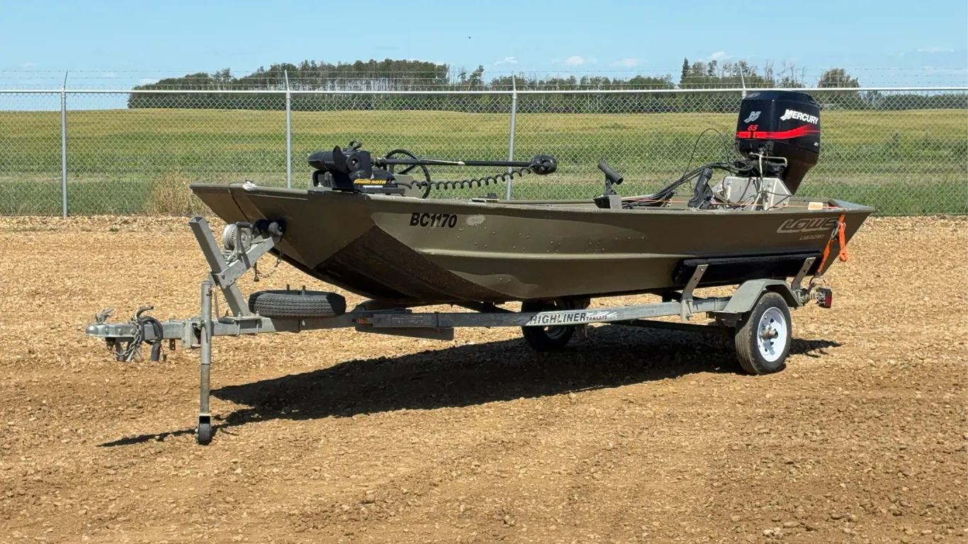 2006 Lowe L1652MT Jet Boat
