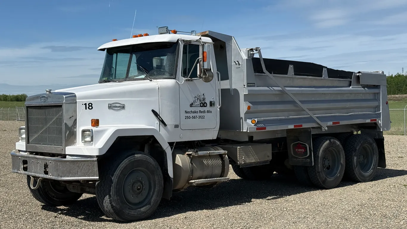 1990 White GMC ACL T/A Dump Truck