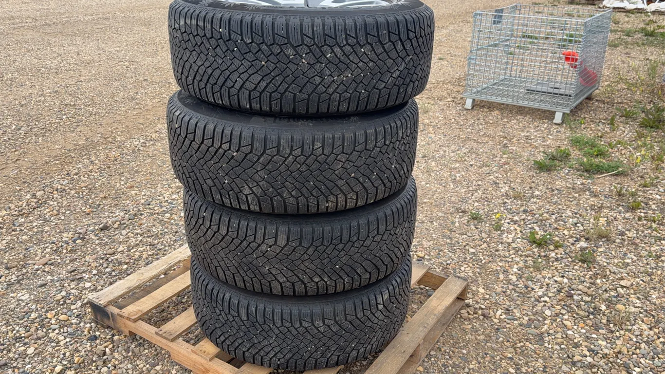 QTY of (4) Continental 275/60R20 T XL Tires and Rims