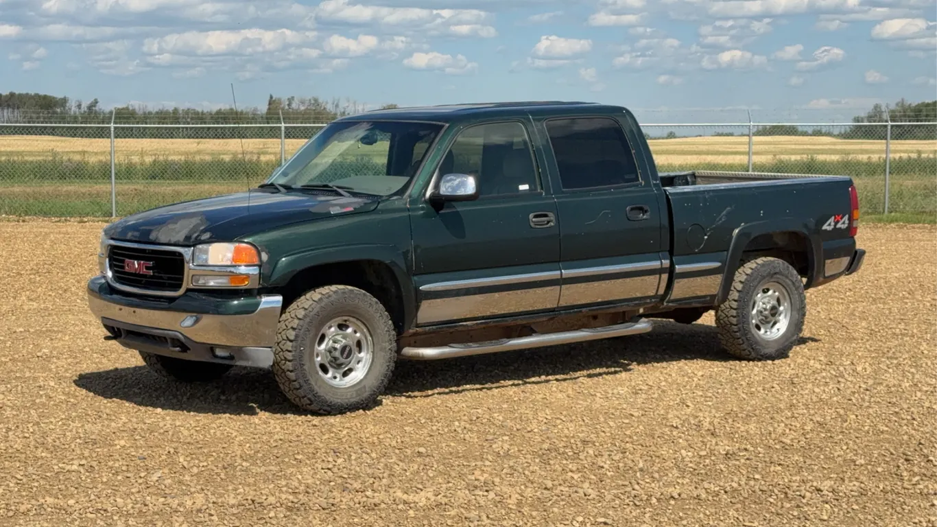 2002 GMC Sierra 2500 4x4 Crew Cab Pickup