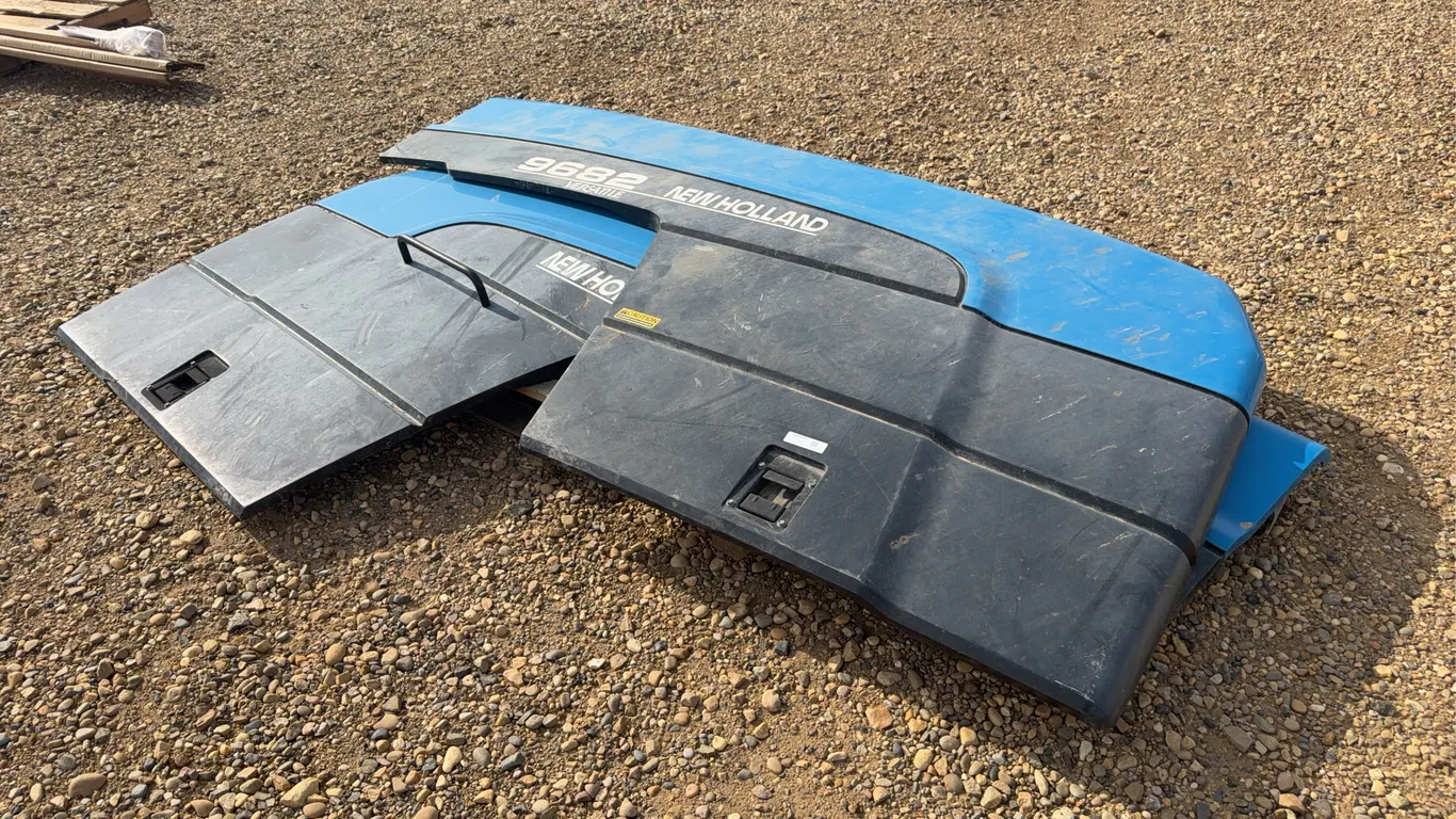 New Holland 9682 Tractor Side Covers