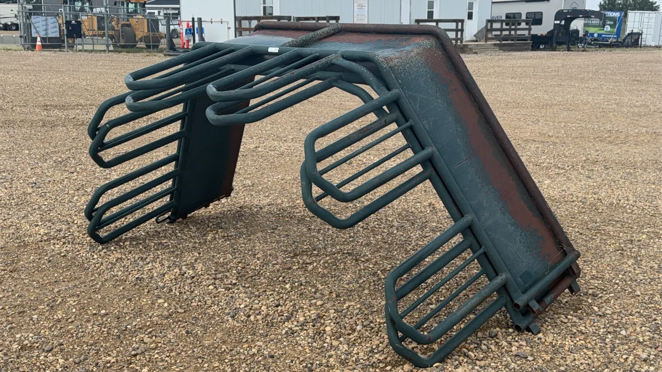 Hi-Hog Round Bale Feeder