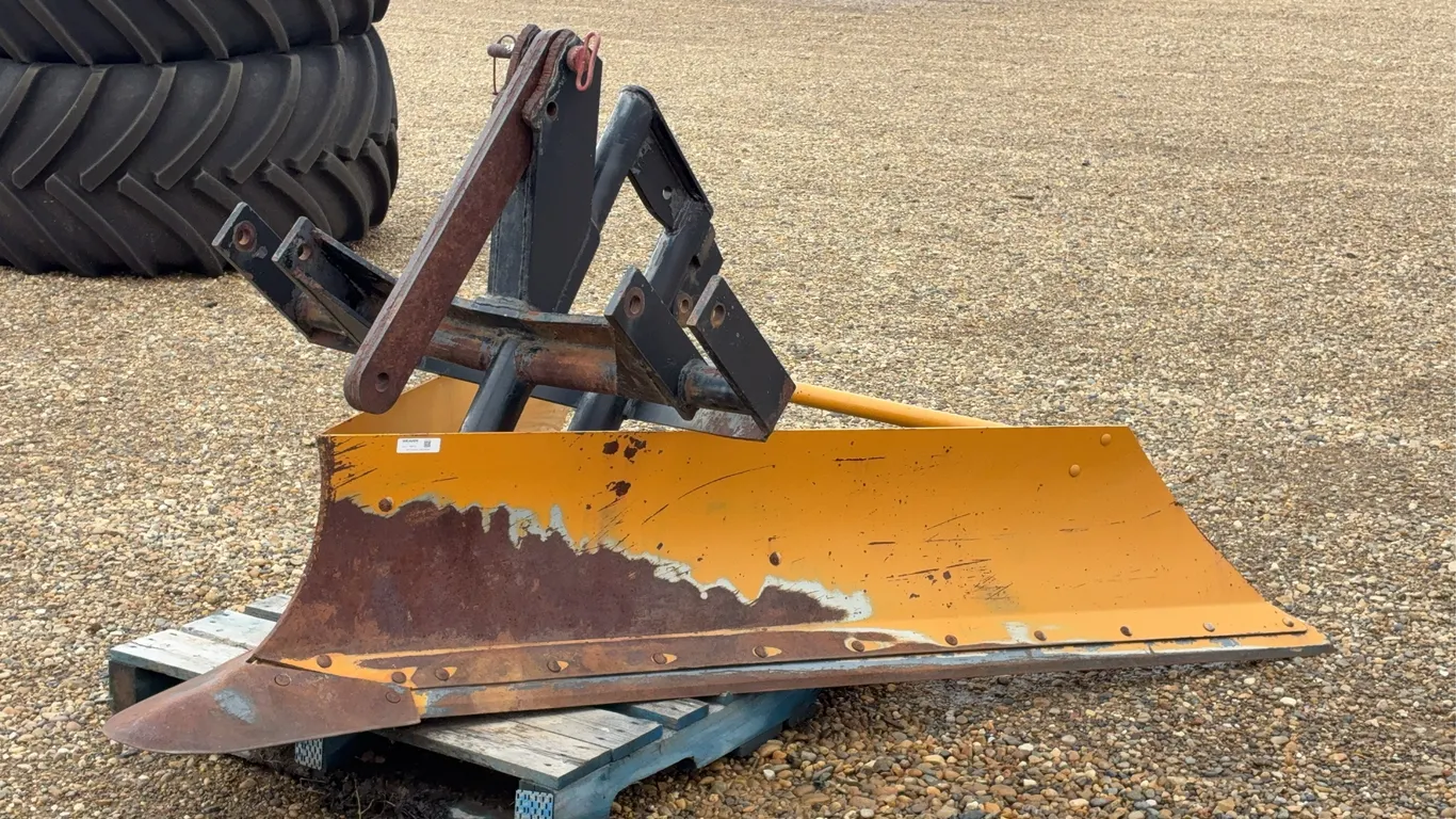 2017 Kirchner 7 IN V Ditcher