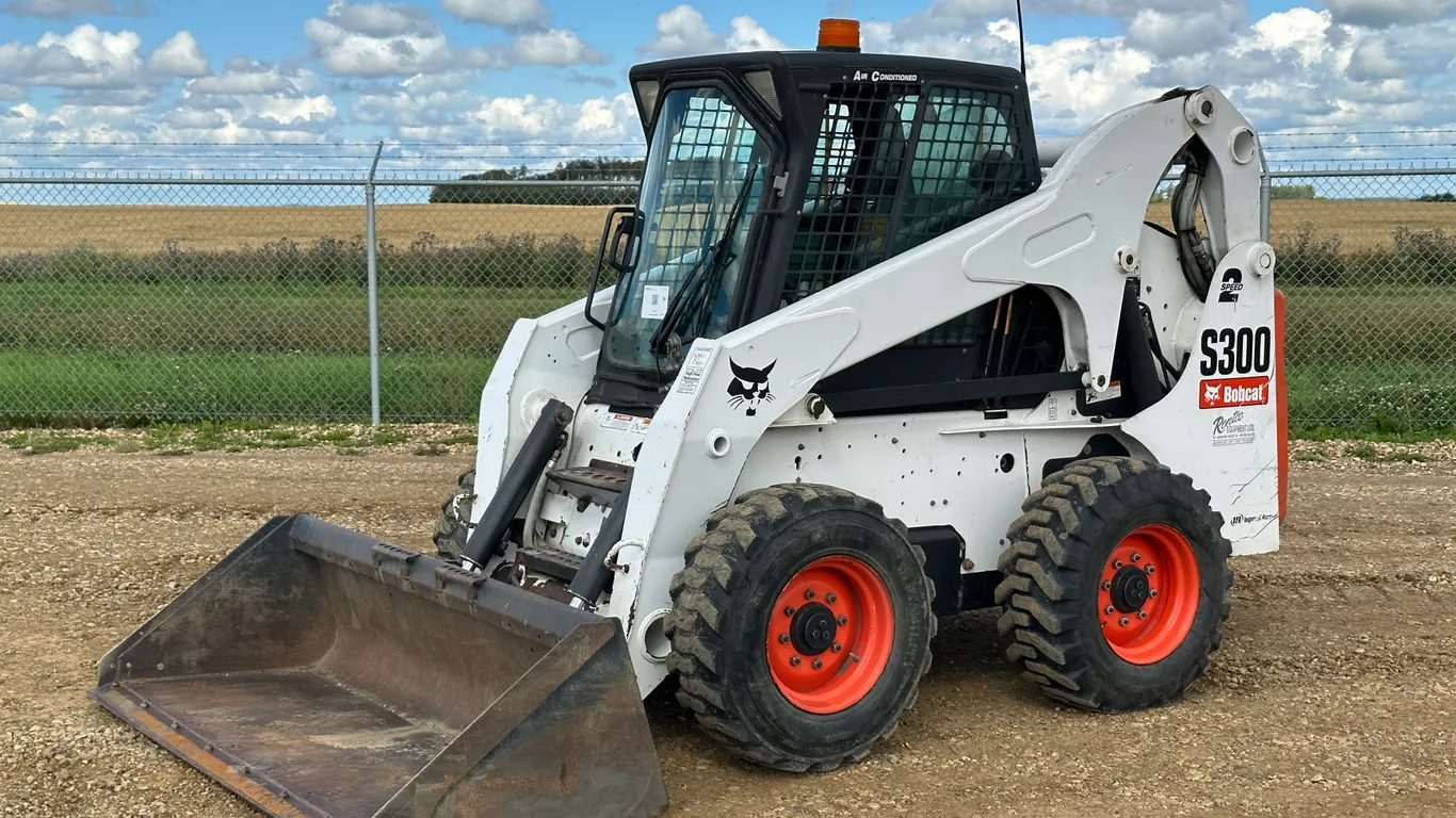 2005 Bobcat S300 2-Speed Skid Steer Loader