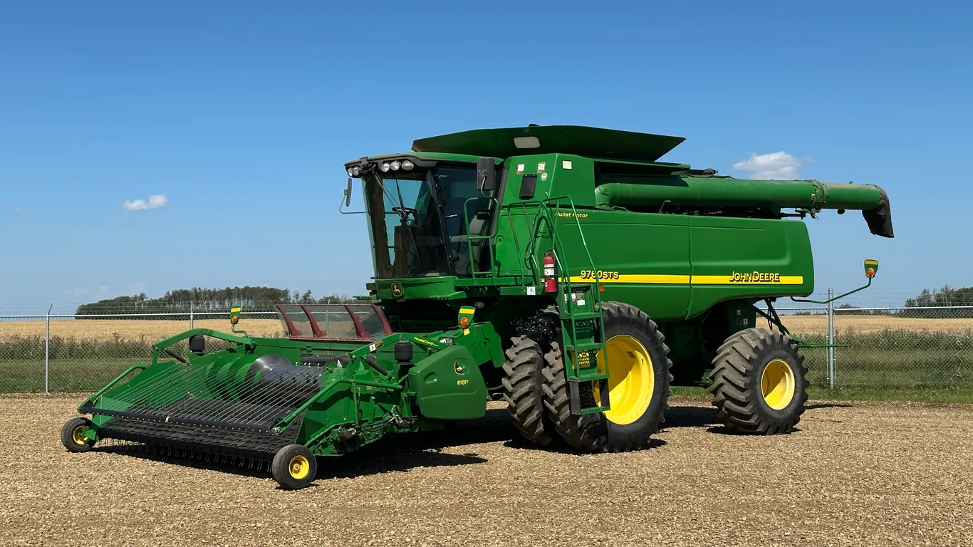 2007 John Deere 9760 STS Combine Harvester