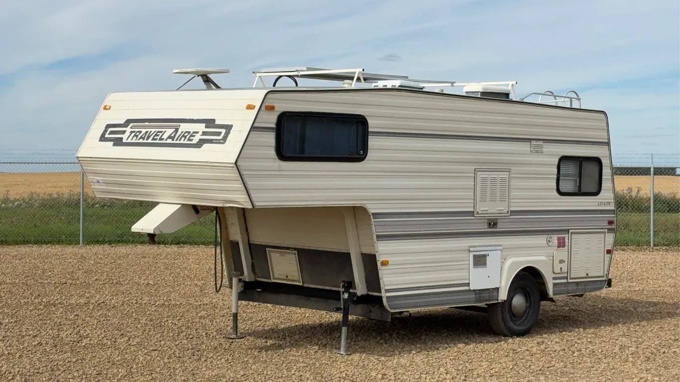 1987 TravelAire W186 5TH Wheel S/A Travel Trailer