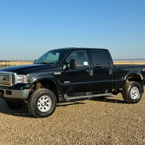 2005  Ford  F-350 Super Duty  4dr Crew Cab Lariat 4WD SB
