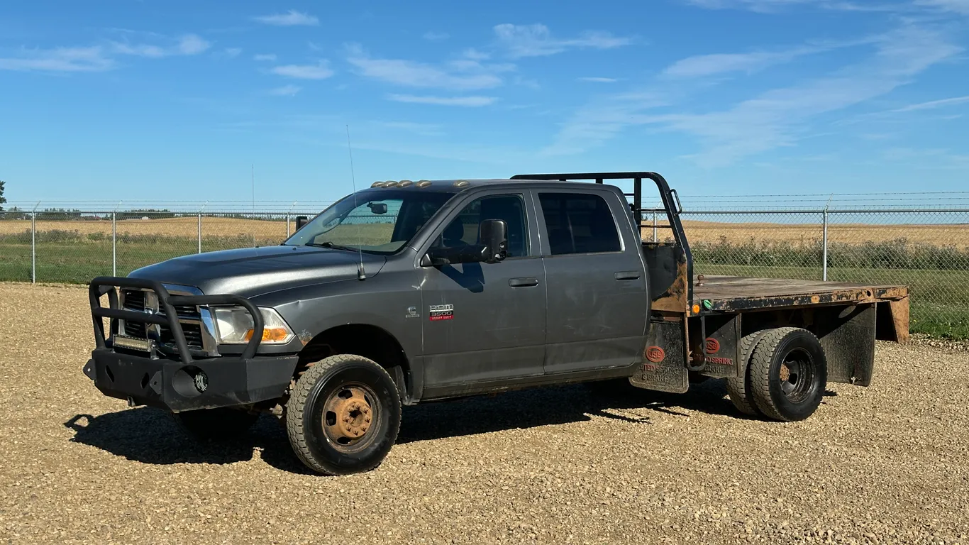 2012 Dodge Ram 3500 4x4 ST 4dr Crew Cab Flatbed Truck