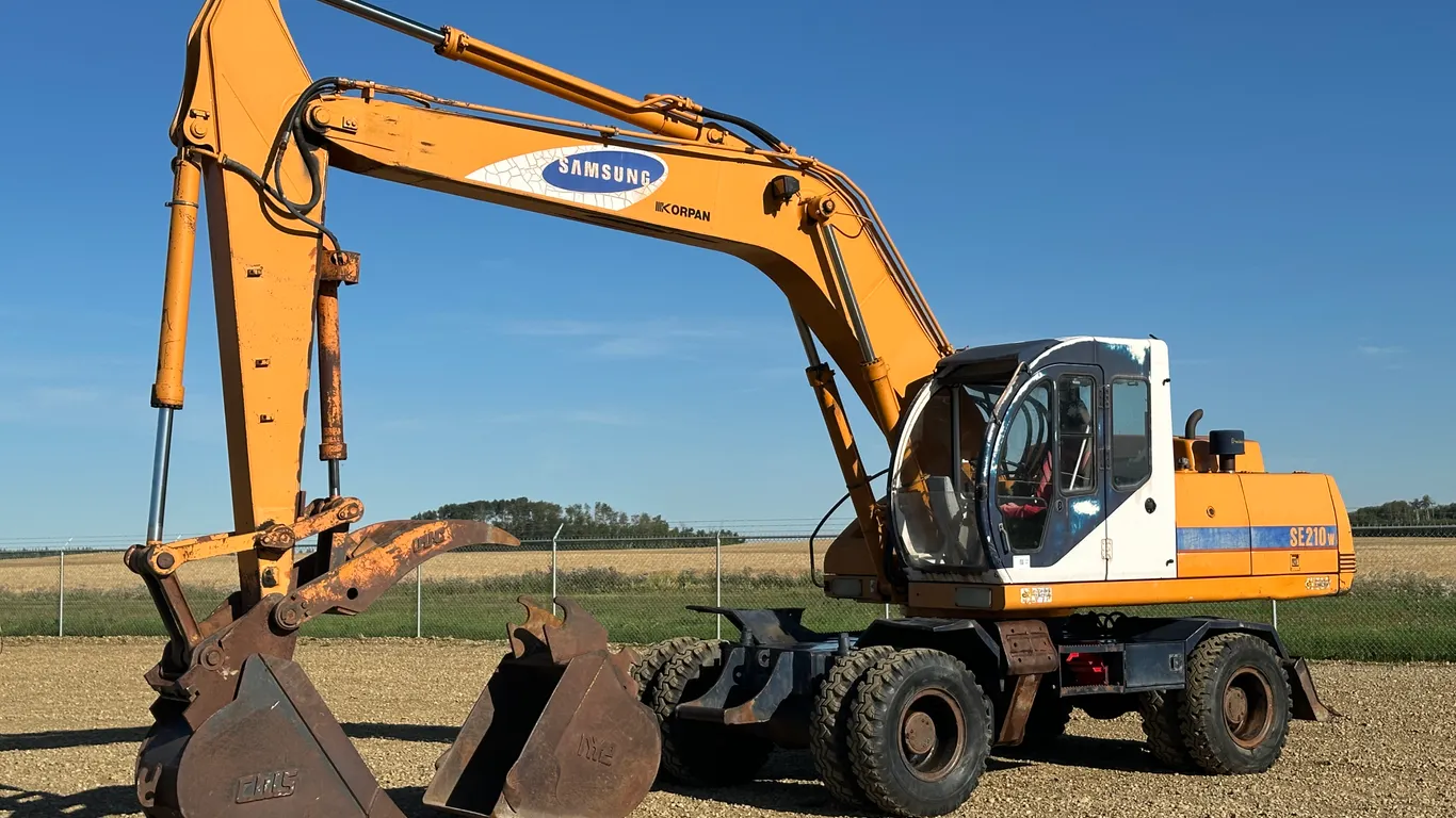 Samsung SE210W Wheeled Hydraulic Excavator