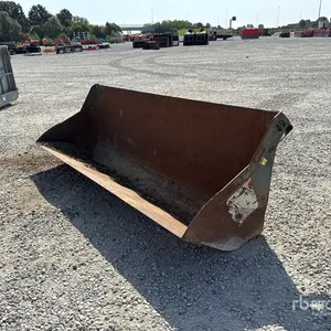 2015 Magni Telehandler Bucket