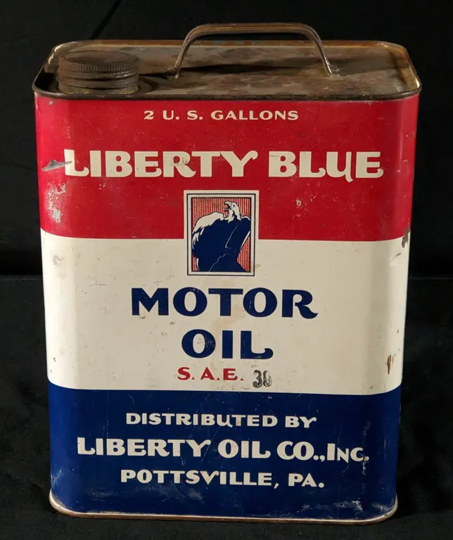 2 GAL CAN LIBERTY BLUE MOTOR OIL POTTSVILLE PENNSYLVANIA