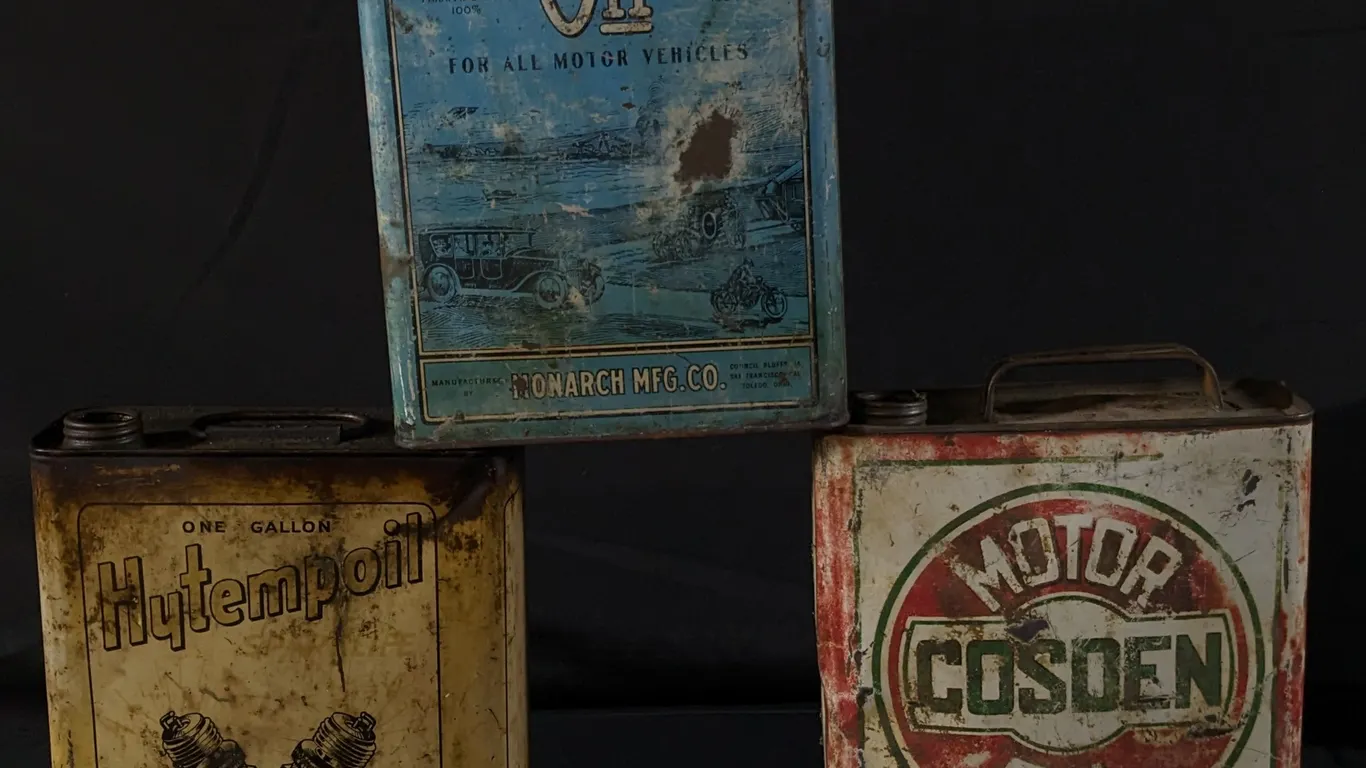 THREE 1 GAL OIL CANS HYTEMPOIL (ROCKFORD IL)- MONA MOTOR- COSDEN