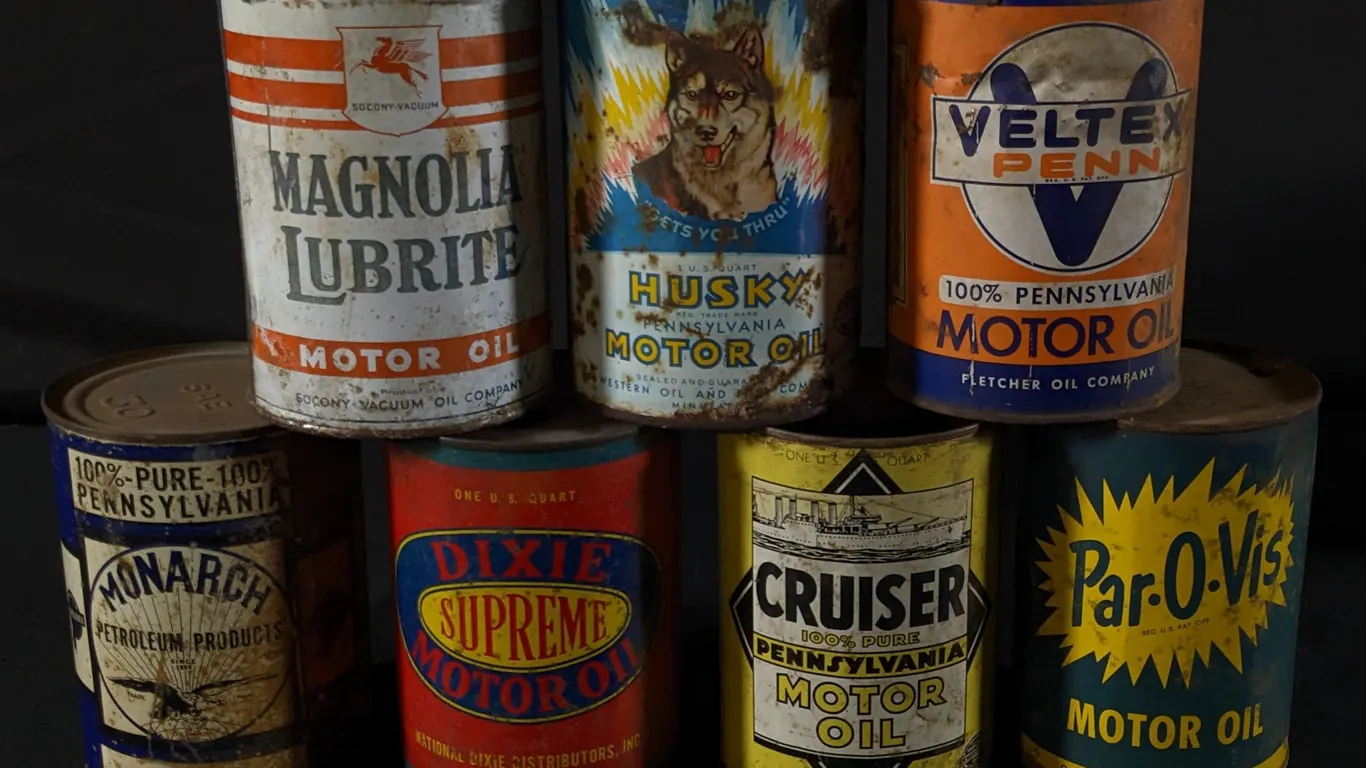 SEVEN PATINA QUART OIL CANS PAR-O-VIS, MONARCH, CRUISER, DIXIE, VELTEX, HUSKY, MAGNOLIA LUBRITE