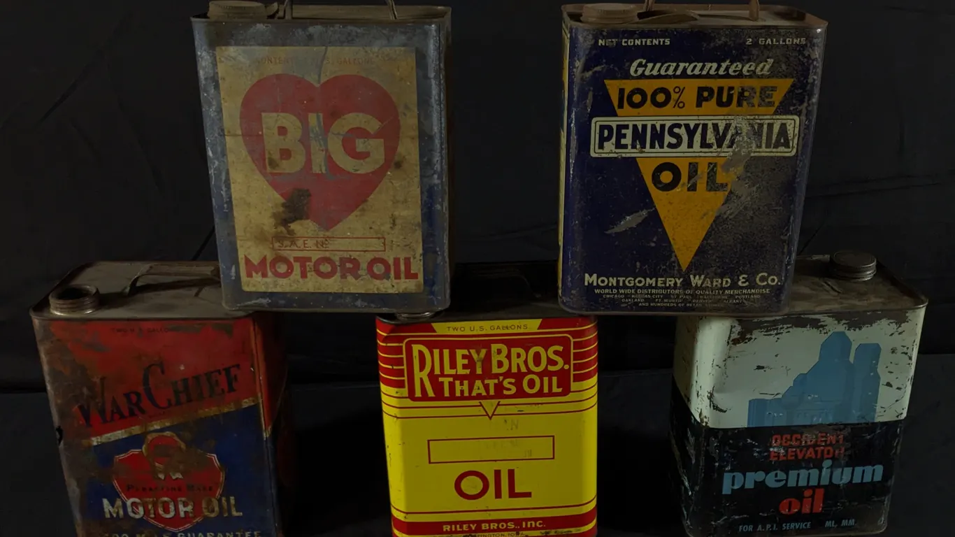 5 ASSORTED 2 GAL OIL CANS BIG HEART WAR CHIEF RILEY BROS RIVERSIDE OCCIDENT ELEVATOR