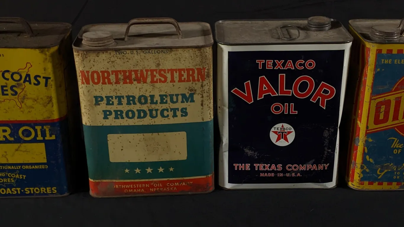 4 ASSORTED 2 GAL OIL CANS OILZWELL TEXACO VALOR NORTHWESTERN COAST TO COAST