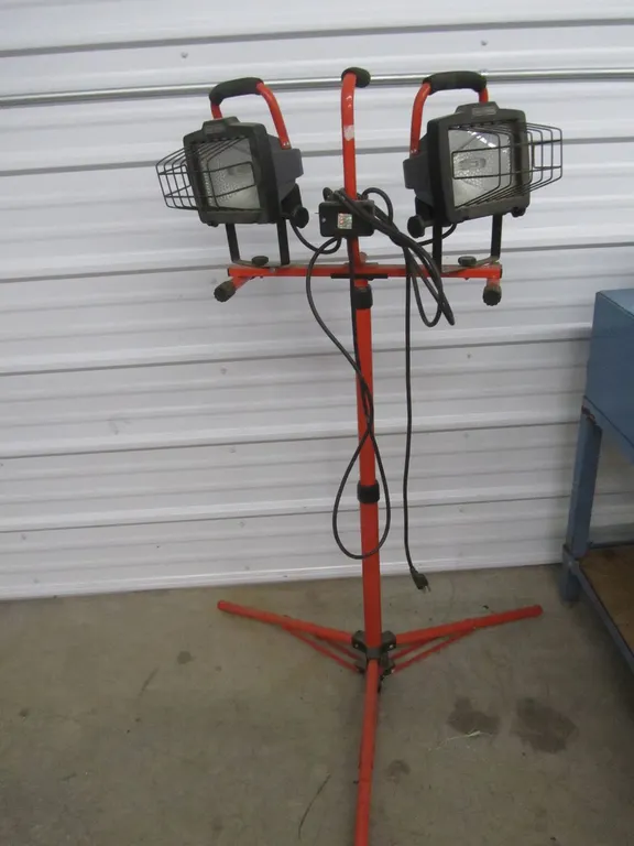Craftsman Dual Halogen Work Light w/Stand