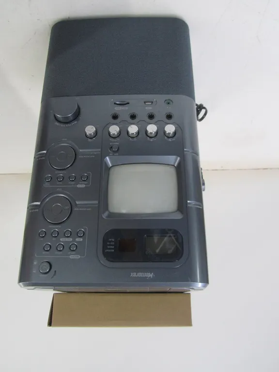 Memorex 5.5" Monitor CD Karaoke Recording System