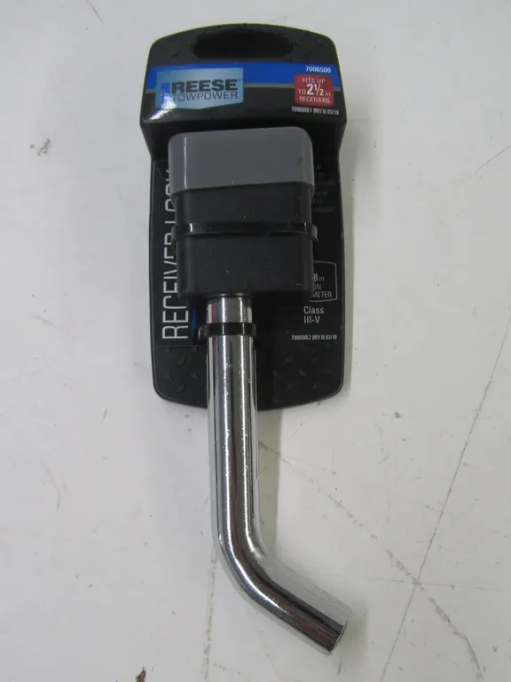 Reese 2-1/2" Locking Hitch Pin