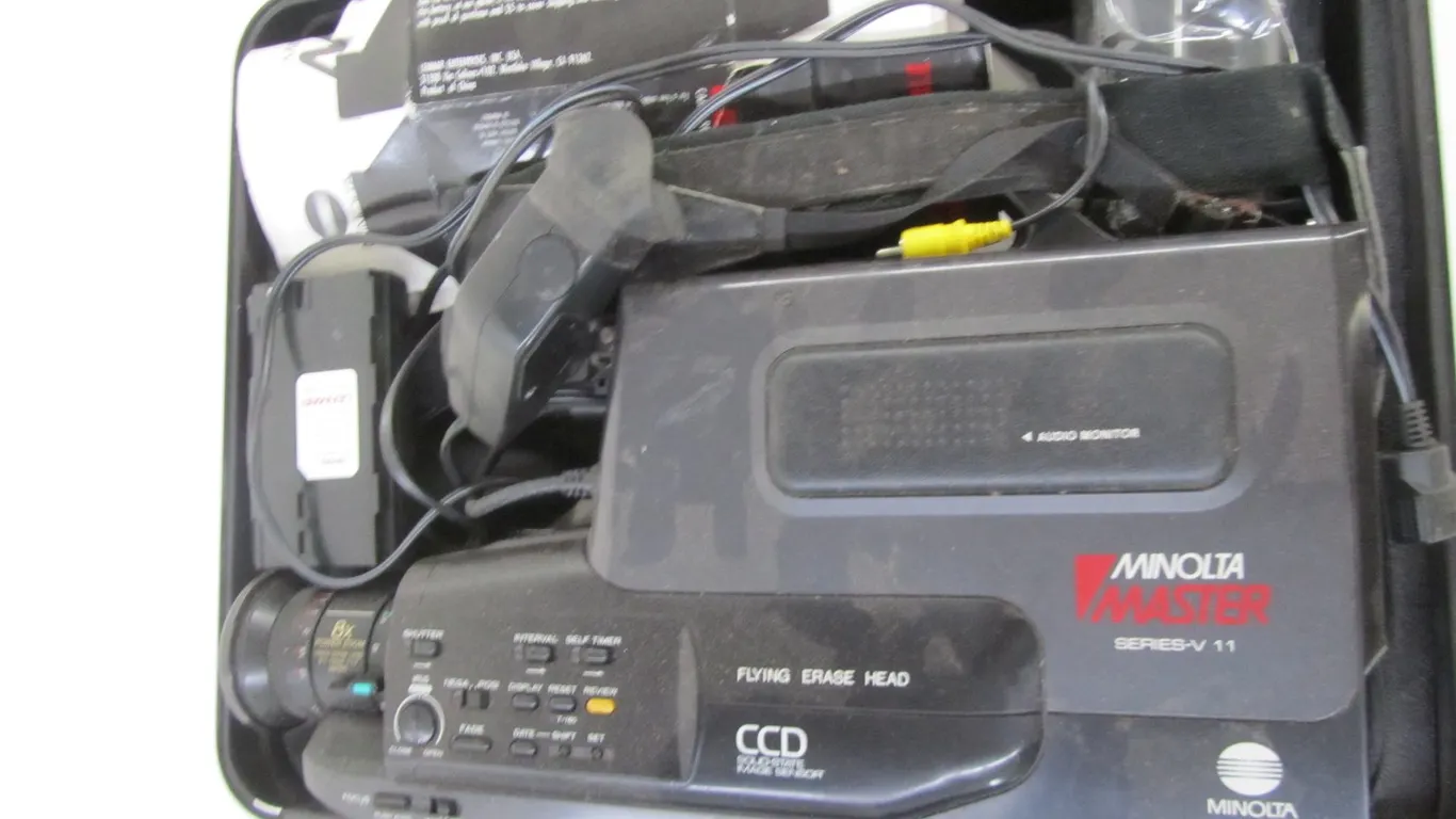Minolta Master Seris-V 11 Video Camera